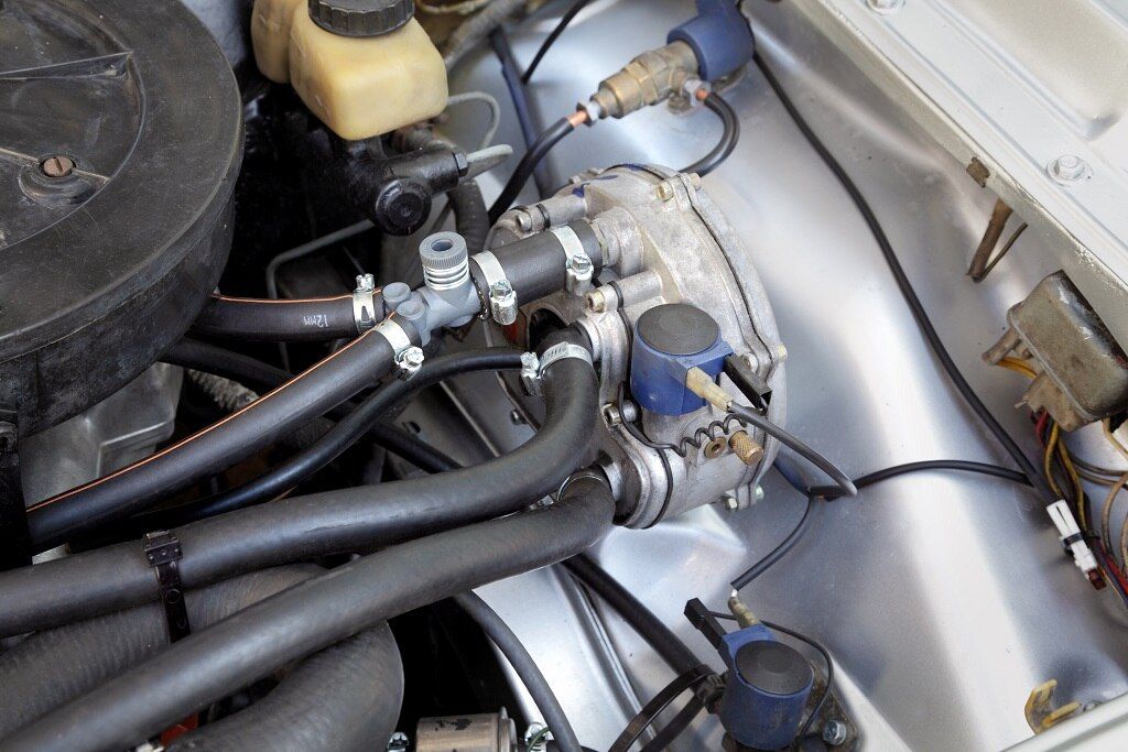 Знаменитый двигатель M52 от BMW 5.jpg