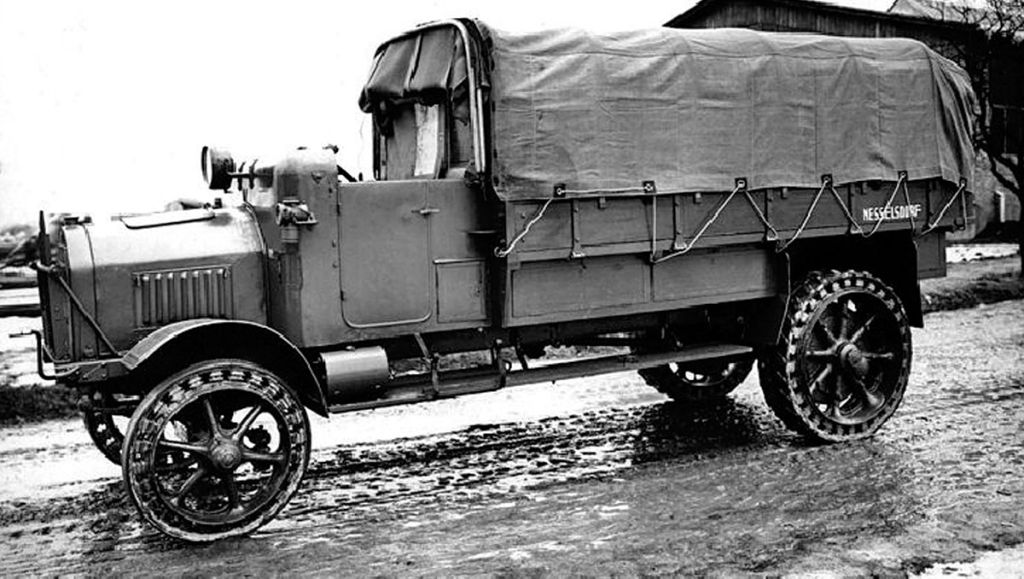 3 автомобиль Tatra.jpg